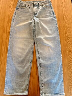 Old Navy High-Rise OG Loose Jeans Light Wash Size 6